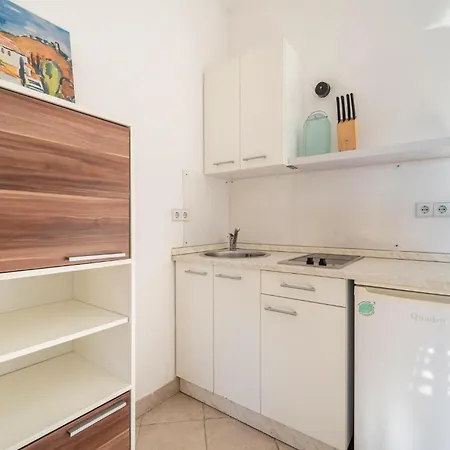 Apartman 1 Bedroom Stunning In Biograd na Moru